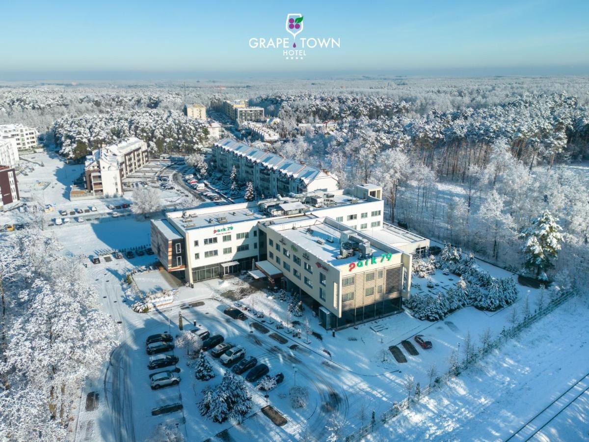 Grape Town Hotel - Park79 Zielona Gora  Exterior photo