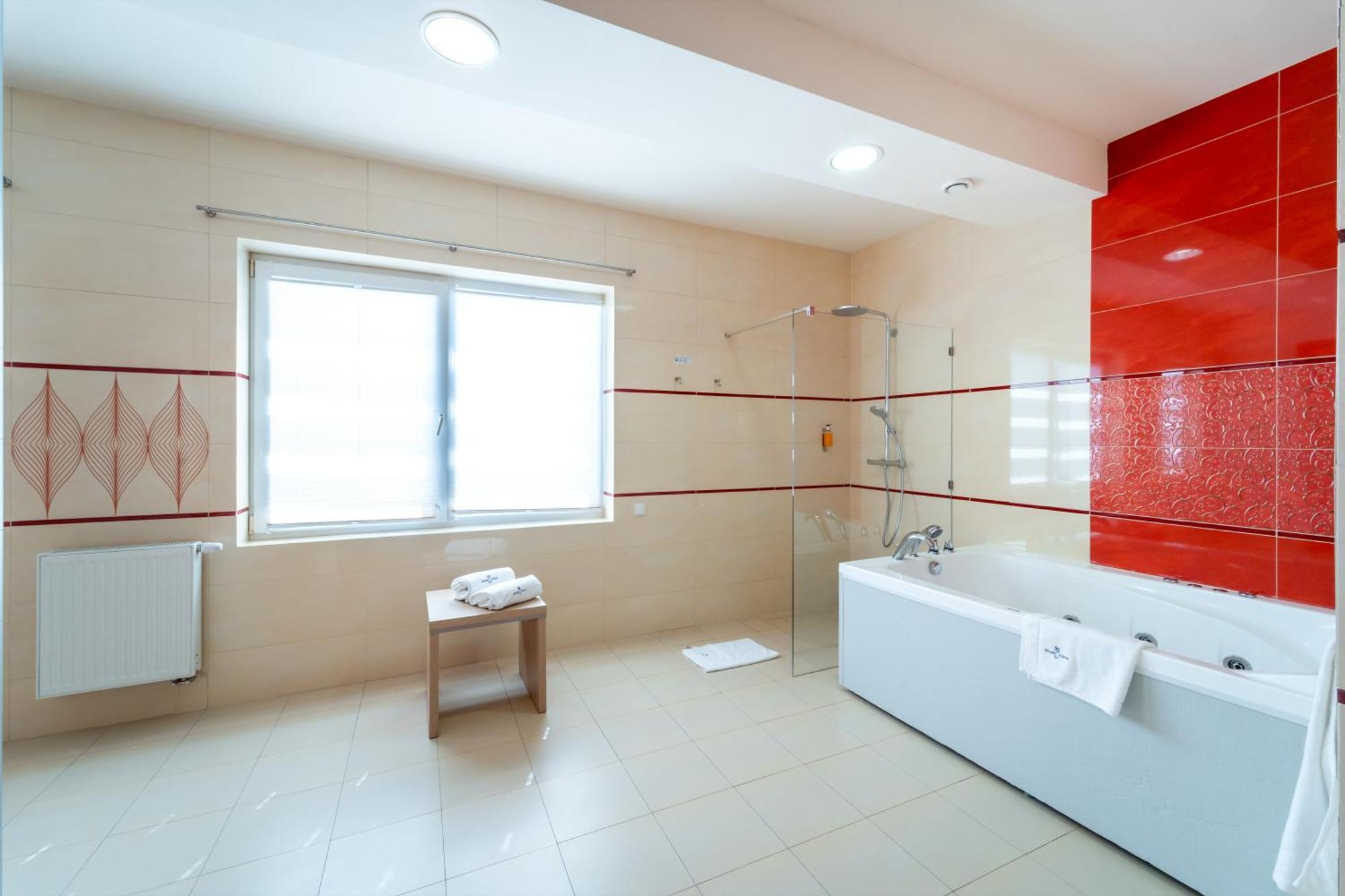 Grape Town Hotel - Park79 Zielona Gora  Room photo